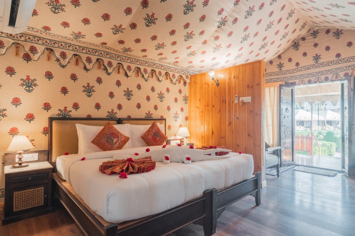 OM  VILAS BENARES 3