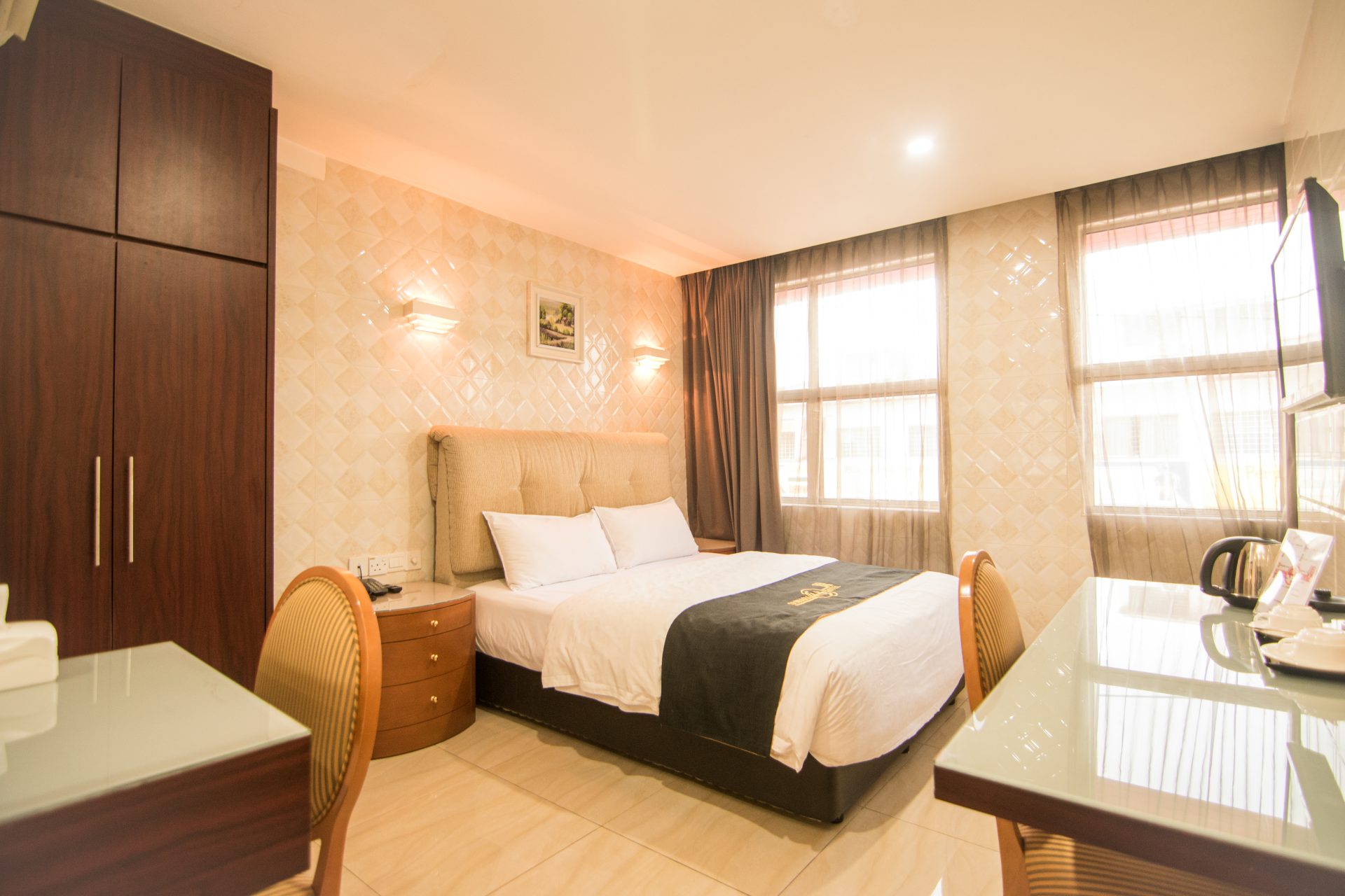 Suwara Hotel